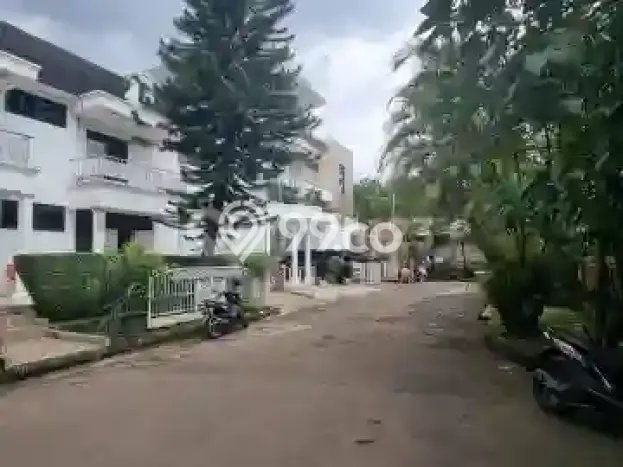 Rumah Mewah Siap Huni LT 357m2 di Pondok Aren, Tangerang Selatan Rumah Mewah Siap Huni LT 357m2 di Pondok Aren, Tangerang Selatan
