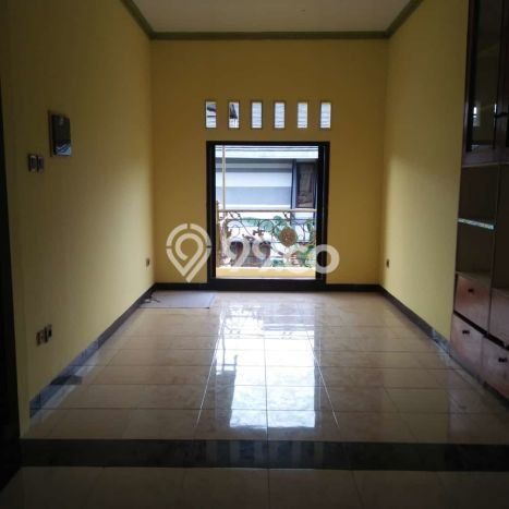 For Sale Hunian Rumah Terawat 6 Kamar di Cibubur, Depok For Sale Hunian Rumah Terawat 6 Kamar di Cibubur, Depok