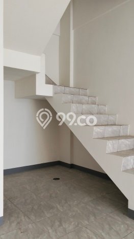 LOKASI PREMIUM! Ruko Area Bisnis di Cilodong, Luas 120m2m², Siap Bisnis LOKASI PREMIUM! Ruko Area Bisnis di Cilodong, Luas 120m2m², Siap Bisnis