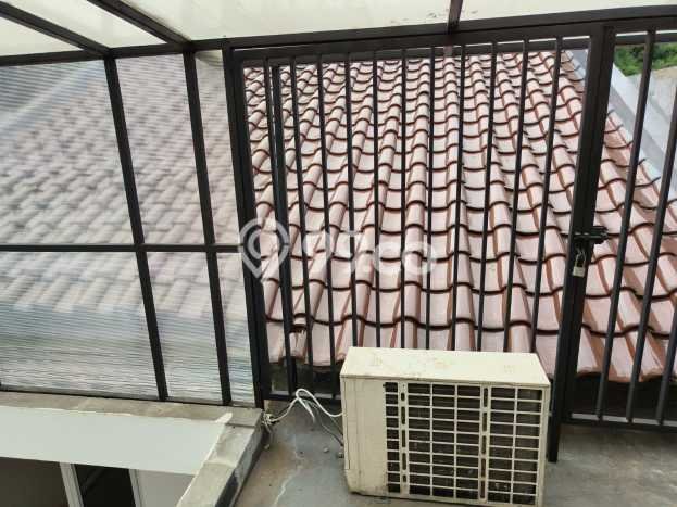 Rumah Minimalis 3 KT di Raffles Hills Jakarta Timur Unfurnished Rumah Minimalis 3 KT di Raffles Hills Jakarta Timur Unfurnished