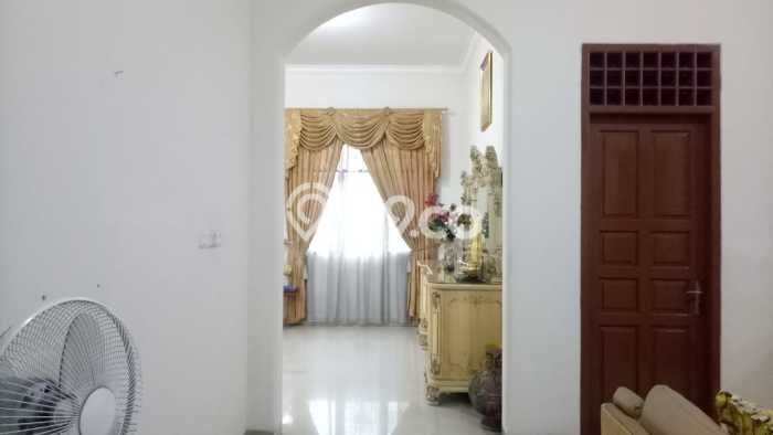 Rumah Elit LB 249m2 Siap Huni Desain Elegan di Cibubur, Depok Rumah Elit LB 249m2 Siap Huni Desain Elegan di Cibubur, Depok