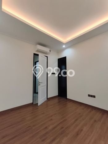 Rumah Luas Asri 3 KT Siap Huni di Sudirman Jakarta Selatan Rumah Luas Asri 3 KT Siap Huni di Sudirman Jakarta Selatan