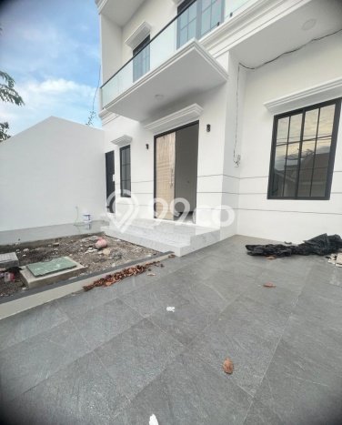 Dijual Rumah Mewah Exclusive di Mulyorejo, Surabaya Dijual Rumah Mewah Exclusive di Mulyorejo, Surabaya