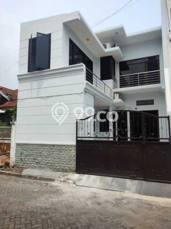Dijual Rumah 4 Kamar Lokasi Strategis Nyaman dan Strategis di Mulyorejo Dijual Rumah 4 Kamar Lokasi Strategis Nyaman dan Strategis di Mulyorejo