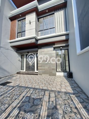 Rumah Luxury Modern Tanpa Renovasi di kertajaya Surabaya Rumah Luxury Modern Tanpa Renovasi di kertajaya Surabaya