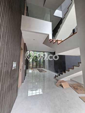 Hunian Elit LB 410m2 Siap Pakai Desain Elegan di Citraland, Surabaya Hunian Elit LB 410m2 Siap Pakai Desain Elegan di Citraland, Surabaya