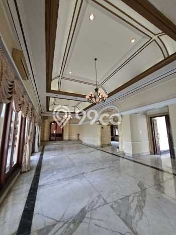 Rumah Elit Modern Tanpa Renovasi di Jemursari Surabaya Rumah Elit Modern Tanpa Renovasi di Jemursari Surabaya