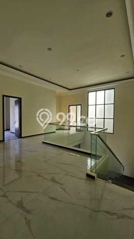 Rumah Luxury Modern Tanpa Renovasi di Kertajaya Surabaya Rumah Luxury Modern Tanpa Renovasi di Kertajaya Surabaya