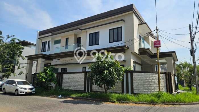 Rumah Luxury Modern Tanpa Renovasi di Kertajaya Surabaya Rumah Luxury Modern Tanpa Renovasi di Kertajaya Surabaya