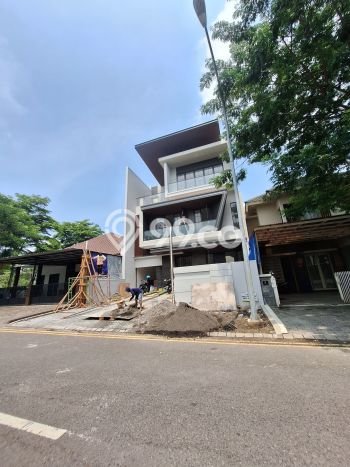 Rumah Elit LB 405m2 Siap Pakai Desain Elegan di Citraland, Surabaya Rumah Elit LB 405m2 Siap Pakai Desain Elegan di Citraland, Surabaya