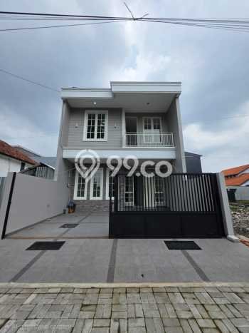 For Sale Rumah Mewah Exclusive di Gayungan, Surabaya For Sale Rumah Mewah Exclusive di Gayungan, Surabaya