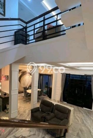 Rumah Area Strategis di Regol, Bandung, LT 230m2m² LB 400m2m² Rumah Area Strategis di Regol, Bandung, LT 230m2m² LB 400m2m²