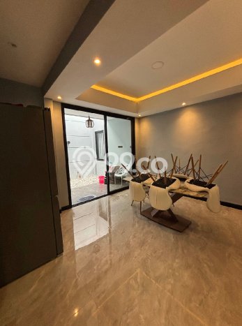 For Sale Hunian Rumah Nyaman 4 Kamar di BSD City, Tangerang For Sale Hunian Rumah Nyaman 4 Kamar di BSD City, Tangerang