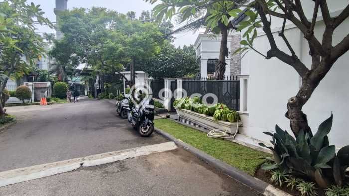 Rumah Elit Modern Tanpa Renovasi di Pejaten Jakarta Selatan Rumah Elit Modern Tanpa Renovasi di Pejaten Jakarta Selatan