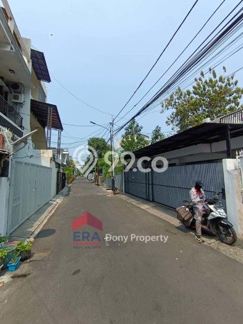 For Sale! Premium House LT 171m2 Desain Elegan di Tomang For Sale! Premium House LT 171m2 Desain Elegan di Tomang