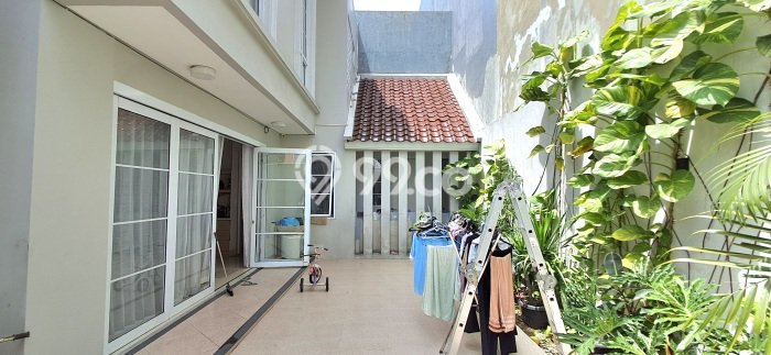 Dijual Rumah Mewah Elegan Dengan View Cantik di Gading Serpong, Tangerang Dijual Rumah Mewah Elegan Dengan View Cantik di Gading Serpong, Tangerang