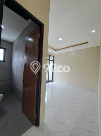 Rumah Modern Cantik 3 Kamar Bisa Langsung Pindah di BSD Rumah Modern Cantik 3 Kamar Bisa Langsung Pindah di BSD
