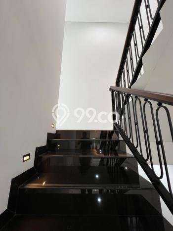 Dijual Rumah Premium dengan Fasilitas Sekitar Komplit di BSD, Tangerang Selatan Dijual Rumah Premium dengan Fasilitas Sekitar Komplit di BSD, Tangerang Selatan
