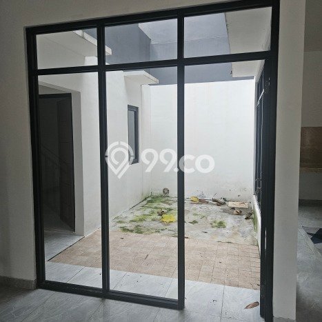 For Sale Rumah 4 Kamar Lokasi Strategis Nyaman dan Strategis di BSD For Sale Rumah 4 Kamar Lokasi Strategis Nyaman dan Strategis di BSD
