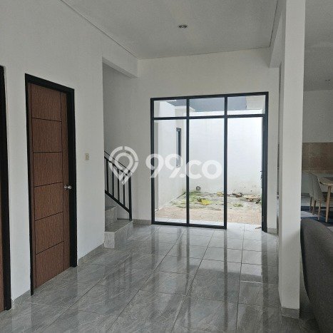 For Sale Rumah 4 Kamar Lokasi Strategis Nyaman dan Strategis di BSD For Sale Rumah 4 Kamar Lokasi Strategis Nyaman dan Strategis di BSD