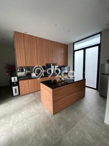 Dijual Rumah Mewah Elegan Dengan View Cantik di Gading Serpong, Tangerang Dijual Rumah Mewah Elegan Dengan View Cantik di Gading Serpong, Tangerang