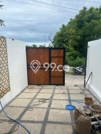 HARGA SPECIAL! Rumah Asri lokasi , Luas 136m2m² Bangunan 180m2m² HARGA SPECIAL! Rumah Asri lokasi , Luas 136m2m² Bangunan 180m2m²
