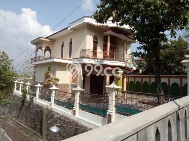 Jual Rumah Favorit Siap Huni LB 275m2 di Semarang Timur, Semarang Jual Rumah Favorit Siap Huni LB 275m2 di Semarang Timur, Semarang