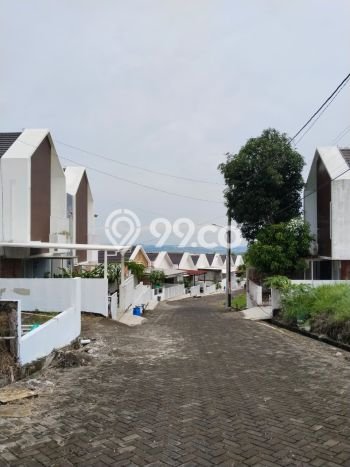 Rumah Modern 2 KT LT 120m2 di Manyaran Rumah Modern 2 KT LT 120m2 di Manyaran
