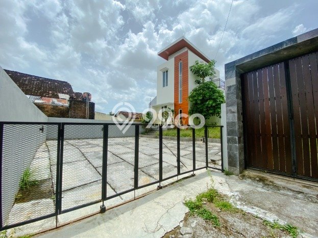 Rumah Modern 3 KT di Maguwoharjo Yogyakarta Unfurnished Rumah Modern 3 KT di Maguwoharjo Yogyakarta Unfurnished