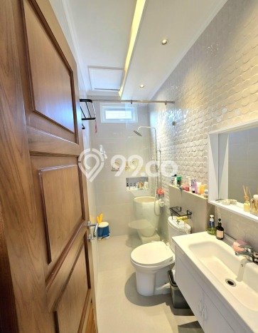 Rumah Strategis Modern Lb 140m2 di Mlati, Sleman Rumah Strategis Modern Lb 140m2 di Mlati, Sleman