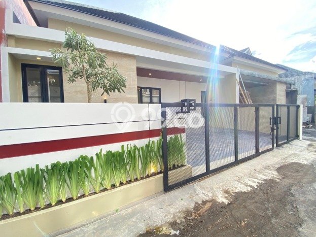 Rumah Modern 3 Kamar LT 140m2 di Sleman Rumah Modern 3 Kamar LT 140m2 di Sleman