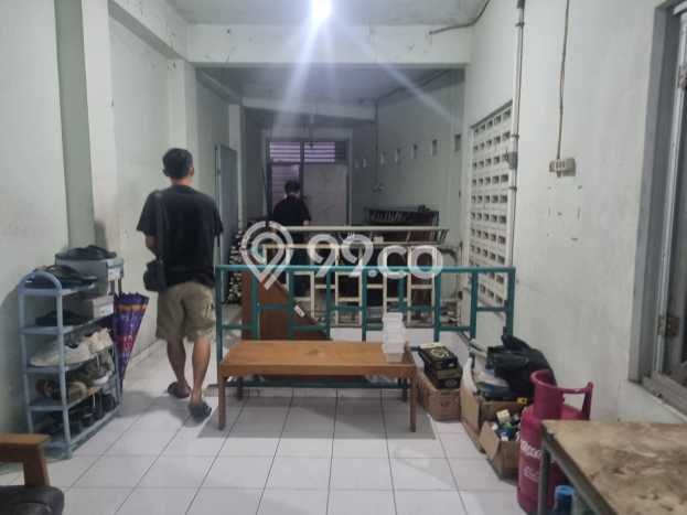 Area Ramai! Komersial Dijual di Mantrijeron untuk Bisnis Luas Bangunan 640m2 Area Ramai! Komersial Dijual di Mantrijeron untuk Bisnis Luas Bangunan 640m2