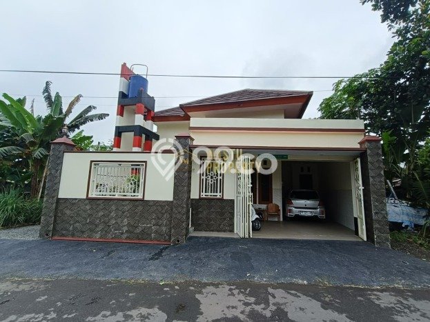 For Sale Rumah 4 Kamar Lokasi Ideal Bagus dan Strategis di Piyungan For Sale Rumah 4 Kamar Lokasi Ideal Bagus dan Strategis di Piyungan