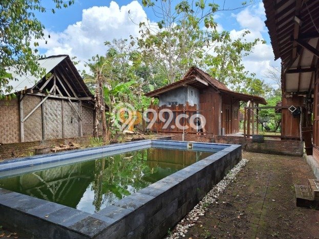 HARGA TERBAIK! Vila Kawasan Playen, Dimensi 865m2m², Kawasan Berkembang dengan prospek naik HARGA TERBAIK! Vila Kawasan Playen, Dimensi 865m2m², Kawasan Berkembang dengan prospek naik