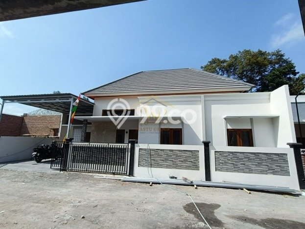 For Sale Rumah 3 Kamar Lokasi Strategis Bagus dan Strategis di Ngemplak For Sale Rumah 3 Kamar Lokasi Strategis Bagus dan Strategis di Ngemplak