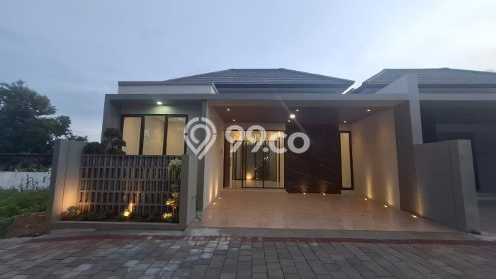For Sale Rumah 3 Kamar Lokasi Strategis Nyaman dan Strategis di Depok For Sale Rumah 3 Kamar Lokasi Strategis Nyaman dan Strategis di Depok
