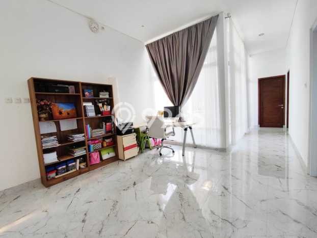PROPERTI UNGGULAN! Rumah Premium di Depok, Luas 123m2m² LB 200m2m² PROPERTI UNGGULAN! Rumah Premium di Depok, Luas 123m2m² LB 200m2m²