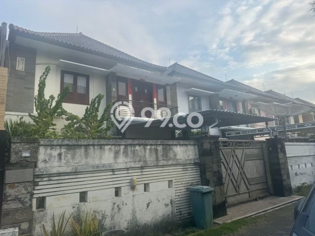 Rumah Strategis Denpasar Selatan, Denpasar, LT 200m2m² LB 221m2m² Rumah Strategis Denpasar Selatan, Denpasar, LT 200m2m² LB 221m2m²