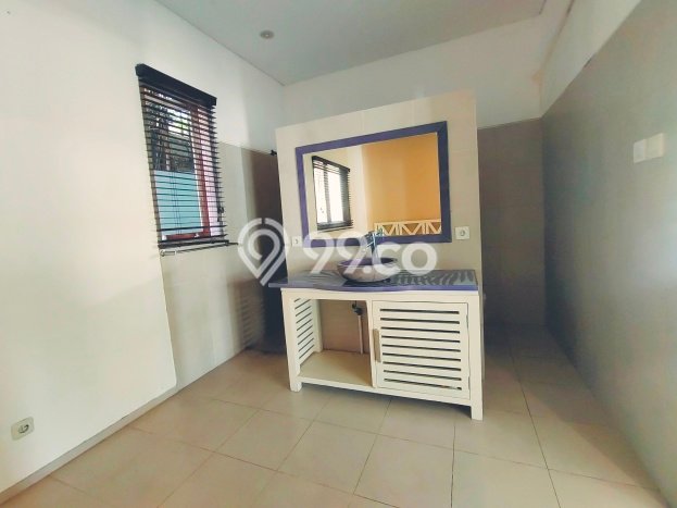 Dijual! Vila Kawasan , Dimensi 700m2m², Posisi Strategis Dijual! Vila Kawasan , Dimensi 700m2m², Posisi Strategis