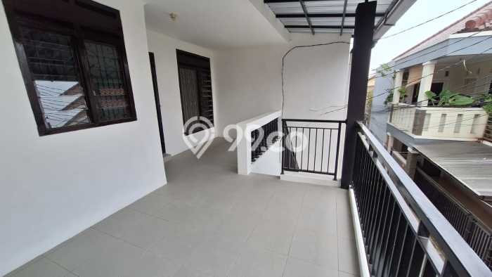 For Sale Rumah 7 Kamar Lokasi Strategis Nyaman dan Strategis di Duren Sawit For Sale Rumah 7 Kamar Lokasi Strategis Nyaman dan Strategis di Duren Sawit