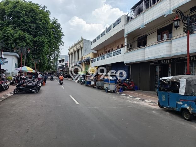 Area Strategis! Disewakan Ruko Lokasi Bekasi Timur, Bekasi Cocok untuk Bisnis Area Strategis! Disewakan Ruko Lokasi Bekasi Timur, Bekasi Cocok untuk Bisnis
