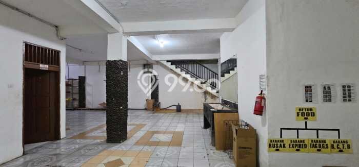 Ruko untuk disewa di Duren Sawit punya LT 209m2 & LB 450m2 harga sewa kompetitif Ruko untuk disewa di Duren Sawit punya LT 209m2 & LB 450m2 harga sewa kompetitif