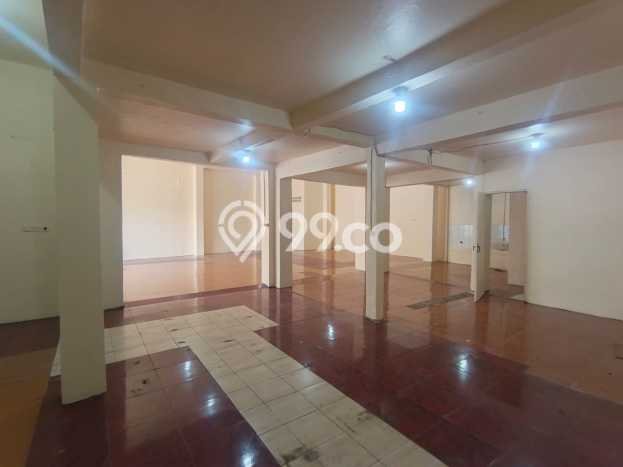 AREA BERKEMBANG! Ruko For Rent Kawasan , Luas 180m2m², Siap Operasional AREA BERKEMBANG! Ruko For Rent Kawasan , Luas 180m2m², Siap Operasional