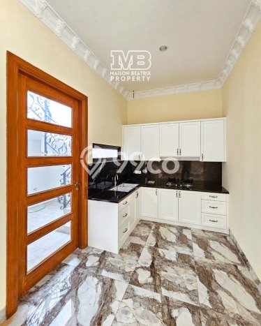 Rumah Elit Modern Tanpa Renovasi di BSD Tangerang Rumah Elit Modern Tanpa Renovasi di BSD Tangerang
