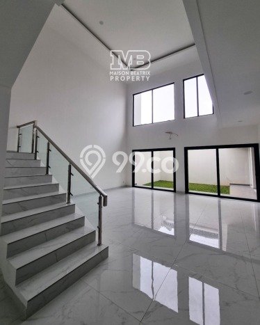 Rumah Elit Modern Tanpa Renovasi di BSD Tangerang Rumah Elit Modern Tanpa Renovasi di BSD Tangerang