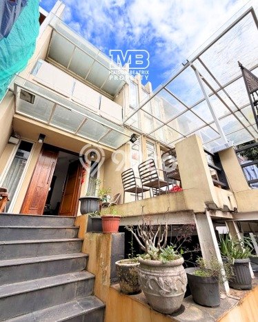 Hunian Eksklusif Dijual LT 162m2 di Kebayoran Lama, Jakarta Selatan Hunian Eksklusif Dijual LT 162m2 di Kebayoran Lama, Jakarta Selatan