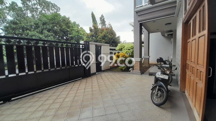 Rumah Elit LB 600m2 Siap Pakai Desain Elegan di Pondok Kelapa, Jakarta Timur Rumah Elit LB 600m2 Siap Pakai Desain Elegan di Pondok Kelapa, Jakarta Timur