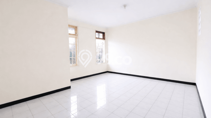 Disewakan! Rumah 4 Kamar Tidur &
2 Kamar Mandi di Pondok Kelapa, Jakarta Timur Disewakan! Rumah 4 Kamar Tidur &
2 Kamar Mandi di Pondok Kelapa, Jakarta Timur