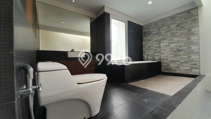 Rumah sewa siap pakai 4 KT di Kuningan, Jakarta Selatan Rumah sewa siap pakai 4 KT di Kuningan, Jakarta Selatan