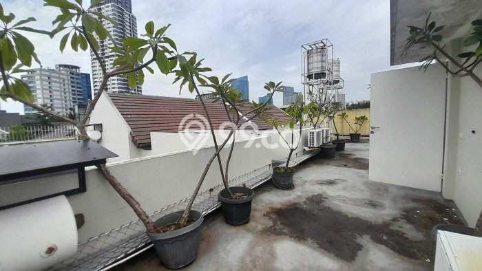 Rumah sewa siap pakai 4 KT di Kuningan, Jakarta Selatan Rumah sewa siap pakai 4 KT di Kuningan, Jakarta Selatan